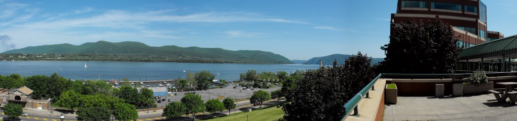 View from OCCC in Newburgh, Ньюбург