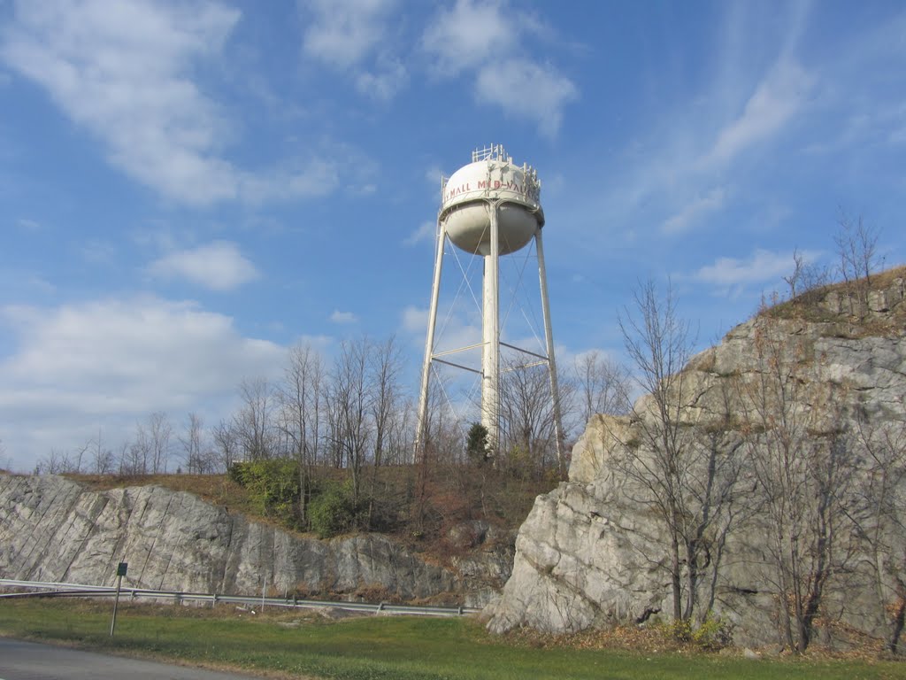 Mid-Valley Mall Water Tower, Ньюбург