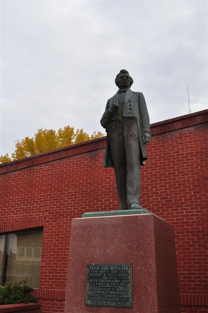David Rice Atchison, President of the United States one day, bronze statue, Plattsburg, MO, Олбани (Генри Кантри)