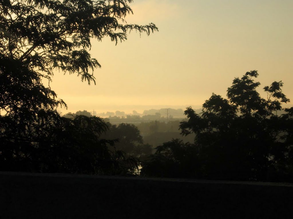 Foggy Sunrise, Сант-Чарльз