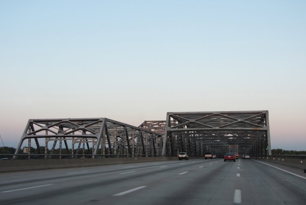 Rt 70 Bridge over the Missouri, Сант-Чарльз