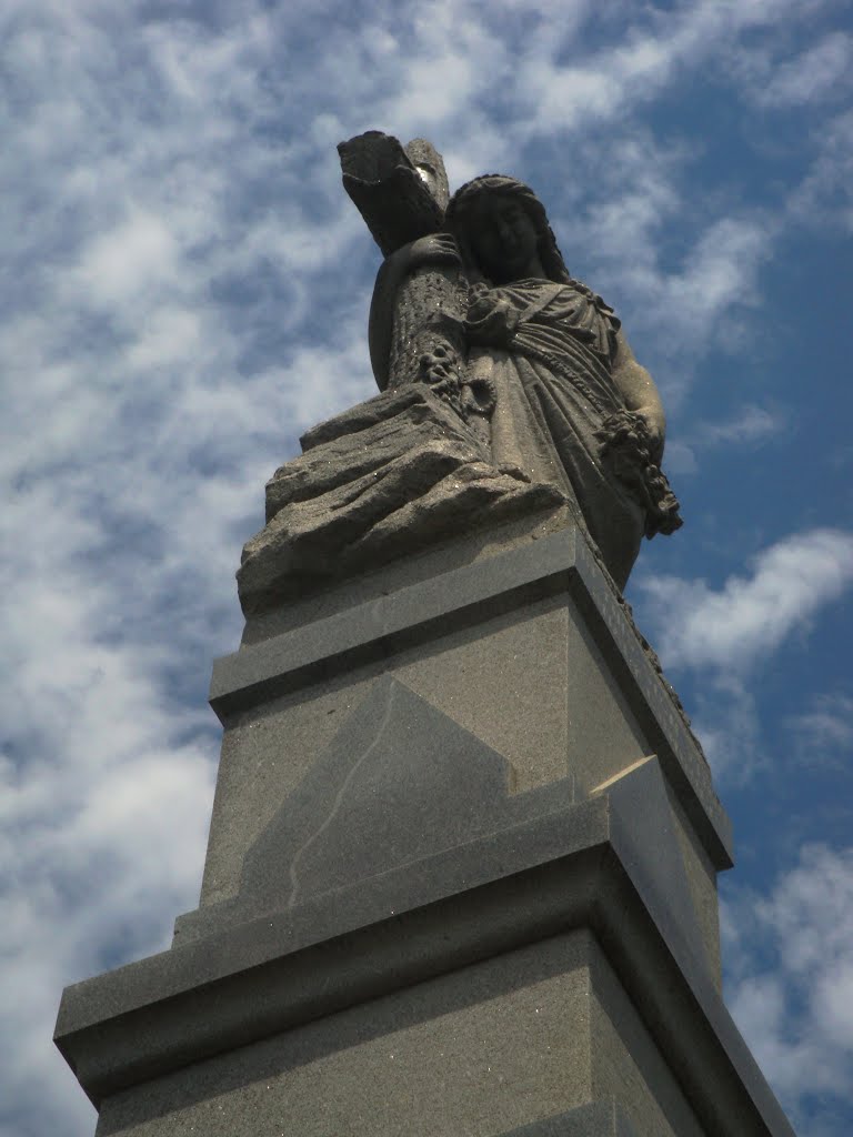 Mary with Cross Memorial, Crown Hill Cemetery, Sedalia MO, Седалиа