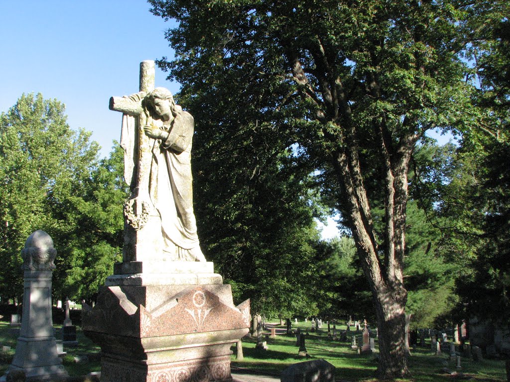 Mount Mora Cemetery Statue, Сент-Джозеф