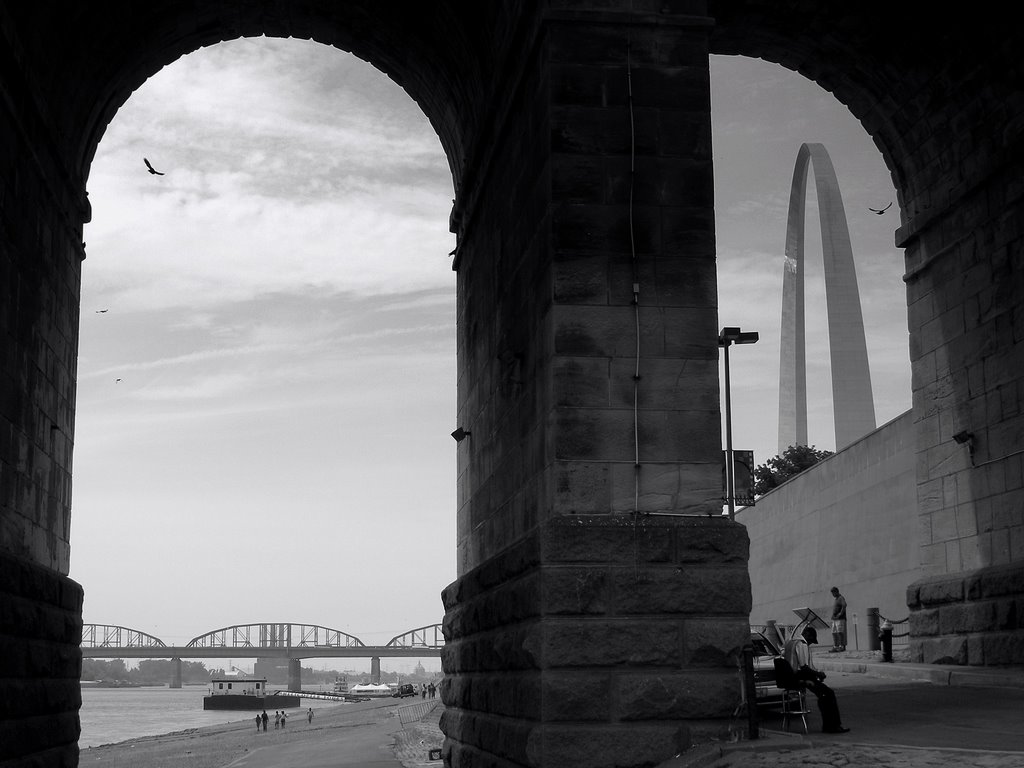 Saint Louis MO, Eads Bridge with Gateway Arch, Сент-Луис