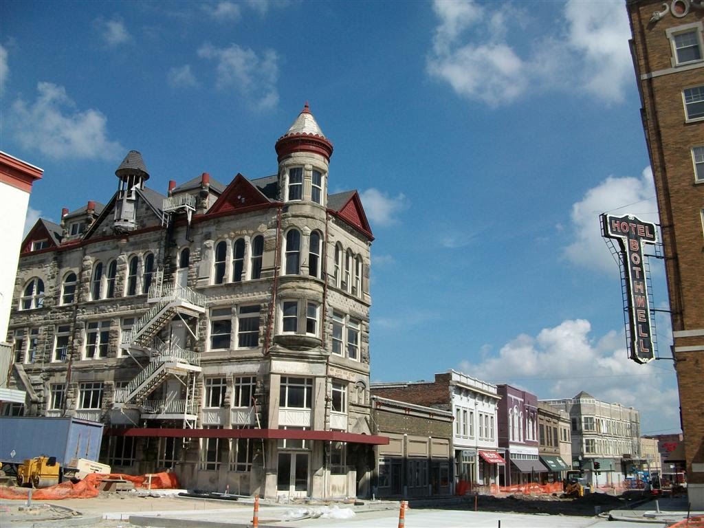 historic building being renovated, Sedalia, MO, Флат Ривер