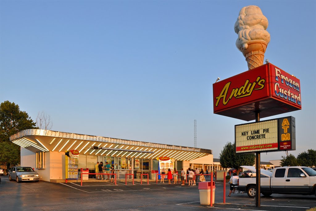 Andys Frozen Custard on South Campbell, Харвуд