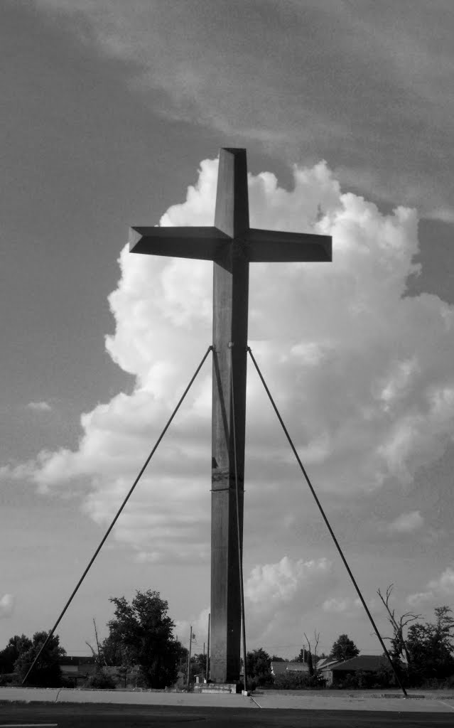 St. Marys Cross, Эйрпорт-Драйв