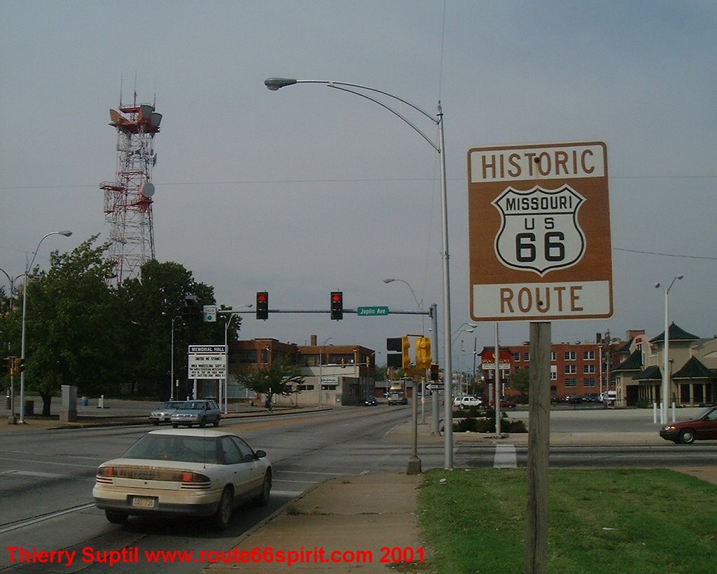 Route 66 sign, Эйрпорт-Драйв