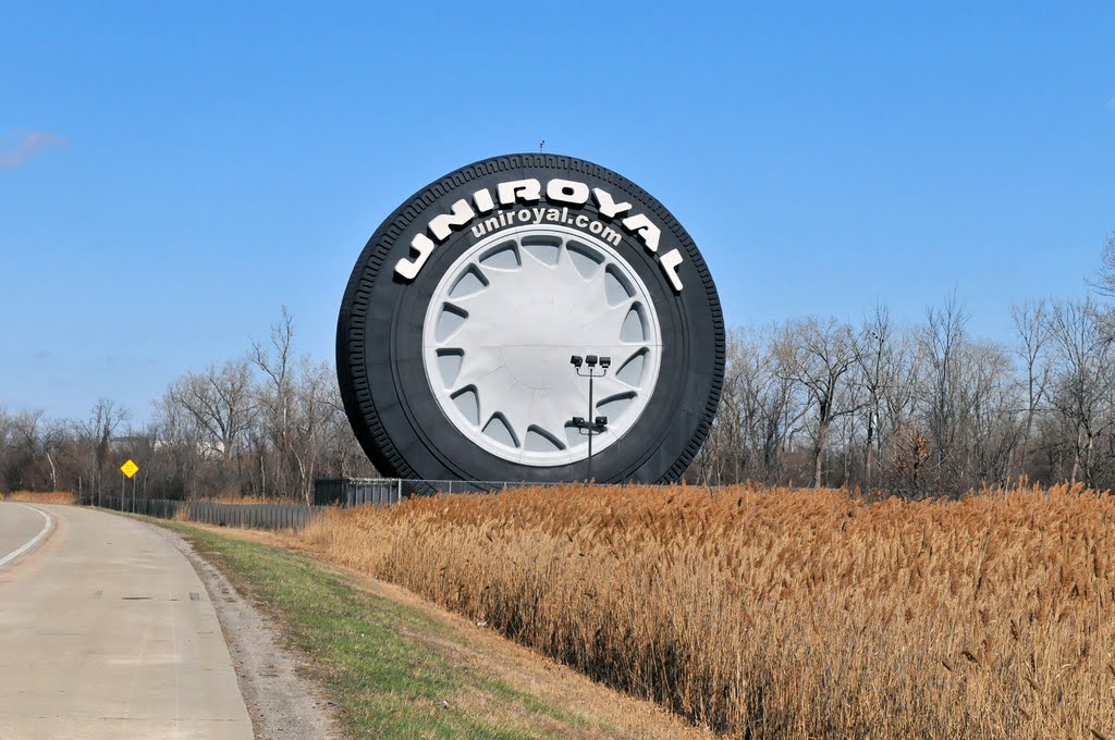 Detroit Landmark - Uniroyal Tire, Аллен-Парк