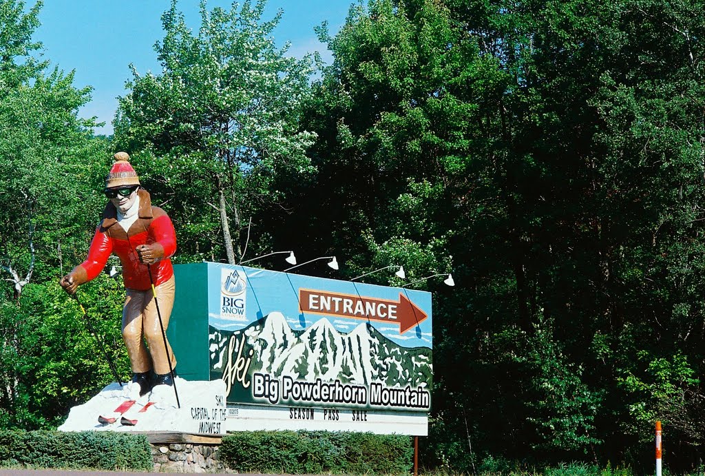 Wack sign for Big Powderhorn Mountain along US 2 in the Upper Peninsula of Michigan near Bessemer MI USA, Бессемер
