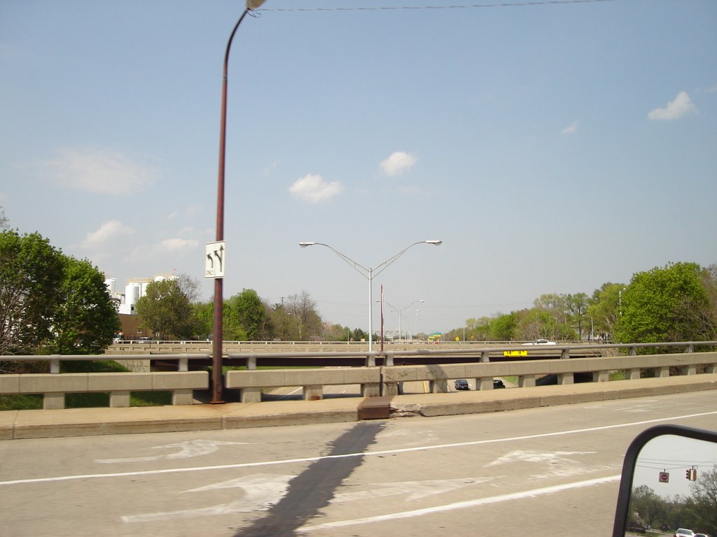 eastbound Robert T. Longway Boulevard bridge over I-475, Бичер