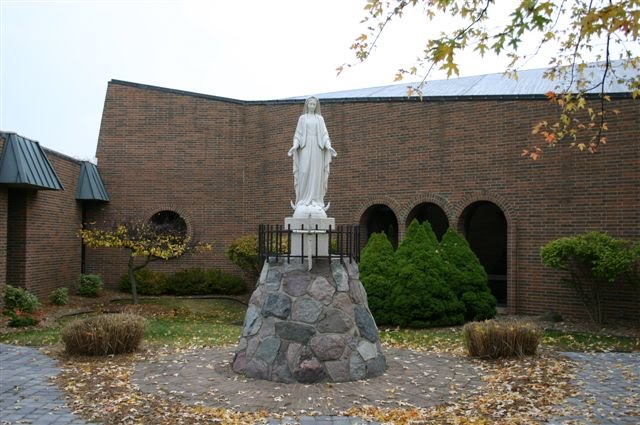 Our Lady of Lebanon, Flint, Бичер