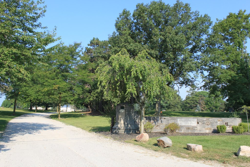 Entrance to Washtenong Memorial Park, 3771 Whitmore Lake Road, Ann Arbor, Michigan, Варрен