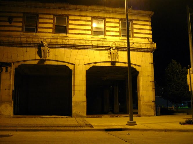 Hotel Rowe at night, Гранд-Рапидс