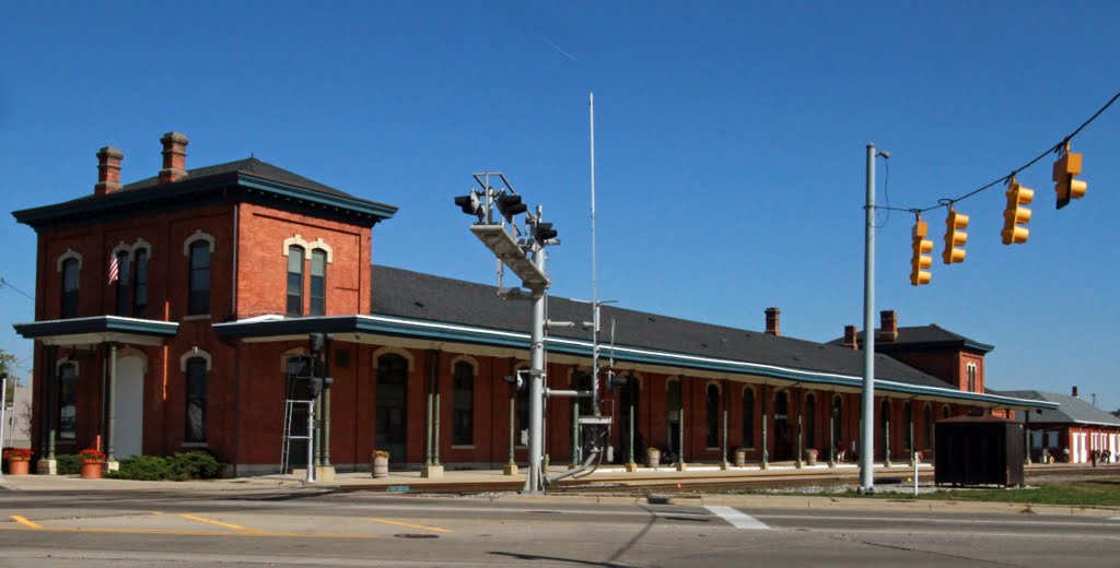 Amtrak Station, Jackson, MI, October 2011, Джексон