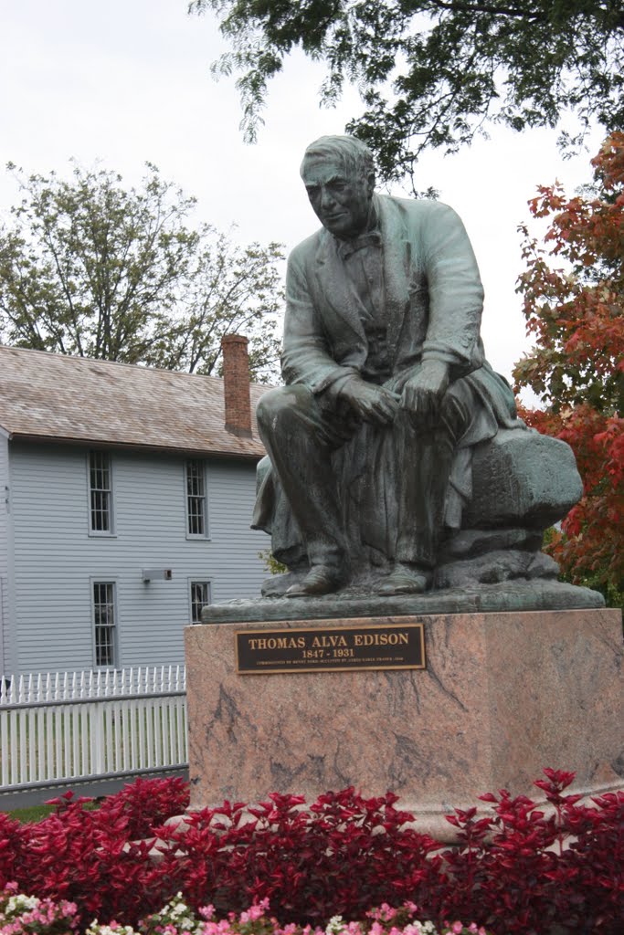 Edison Statue and a replica of his lab. Ford Museum Detroit MI, Дирборн