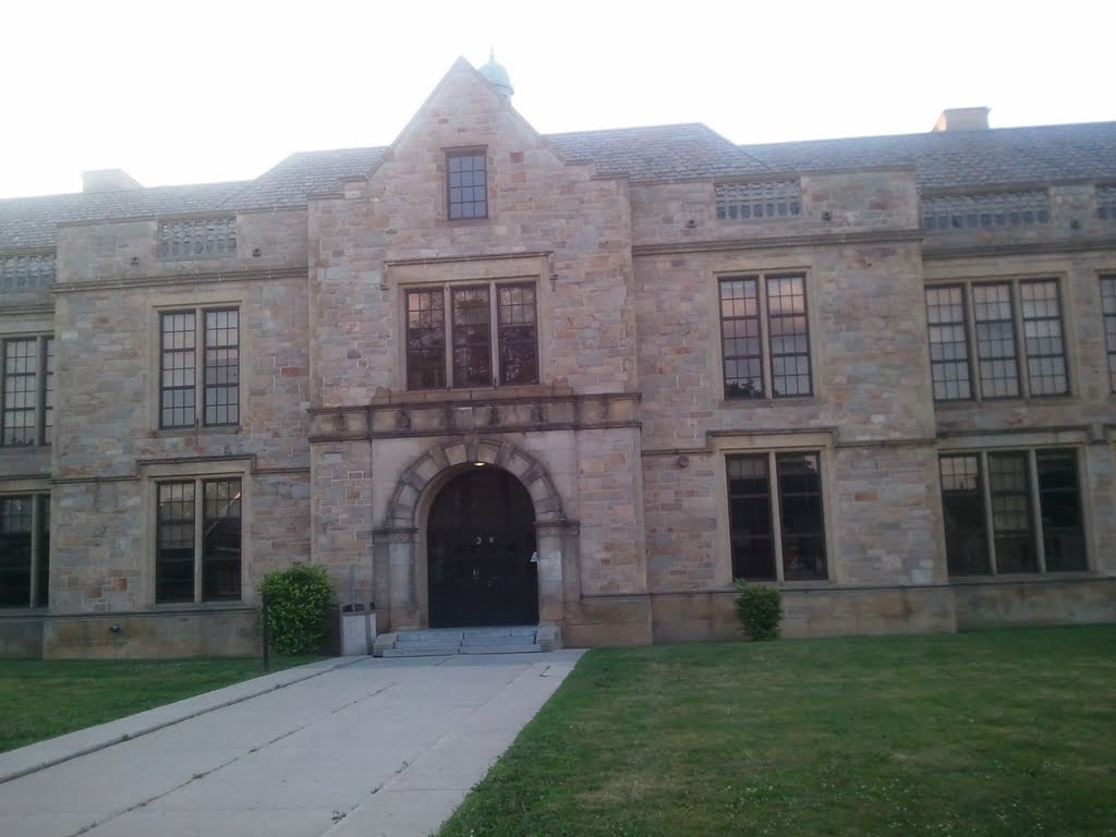 Fordson High School West Entrance, Дирборн
