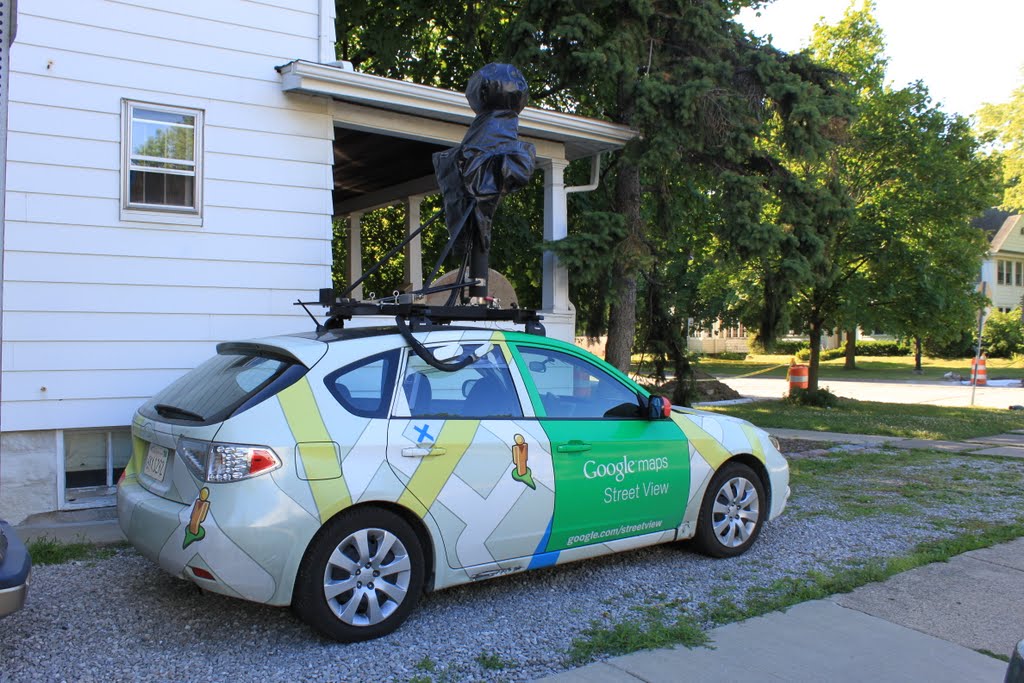 Google Maps Street View camera car, 968 West Cross Avenue, Ypsilanti, Michigan, Ипсиланти