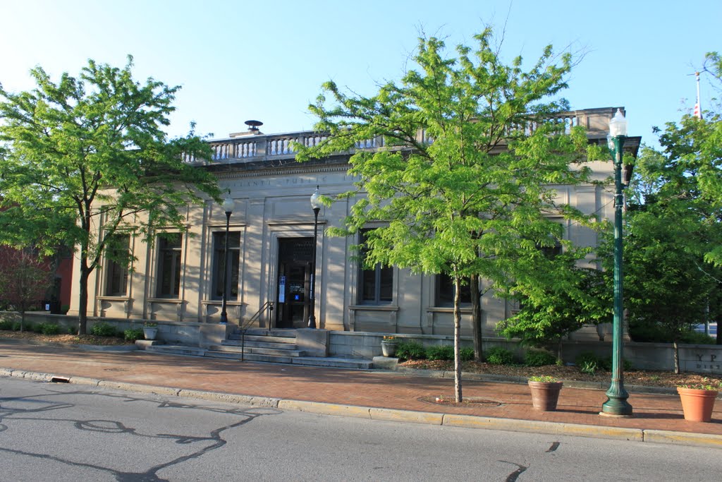 Ypsilanti District Library, 229 West Michigan Avenue, Ypsilanti, Michigan, Ипсиланти