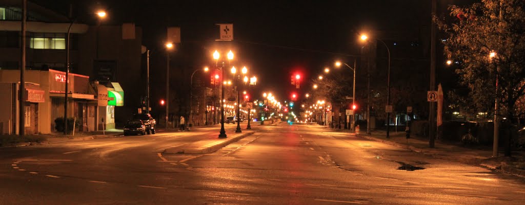 Downtown Ypsilanti at Night, Michigan Avenue facing east at Congress Street, Ypsilanti, Michigan, Ипсиланти