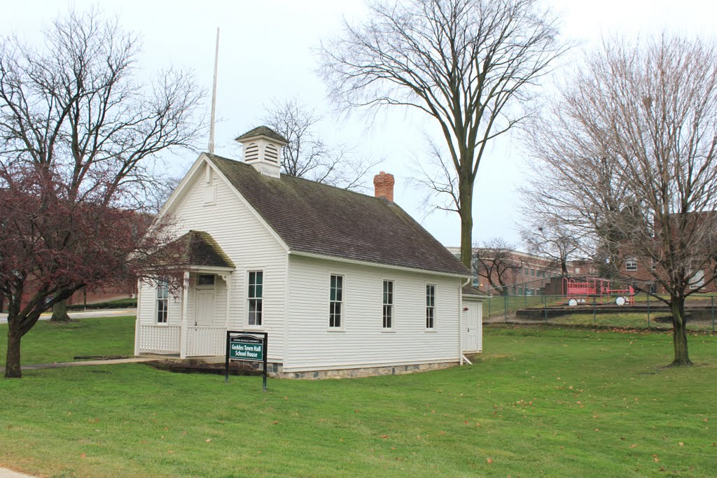 Geddes Town Hall School House Historic Site, 1895,  West Circle Drive, Eastern Michigan Campus, Ypsilanti, Michigan, Ипсиланти