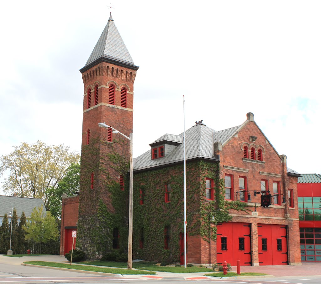 Old Fire Station Historic Structure, (1898), 102 West Cross Street, Ypsilanti, Michigan, Ипсиланти