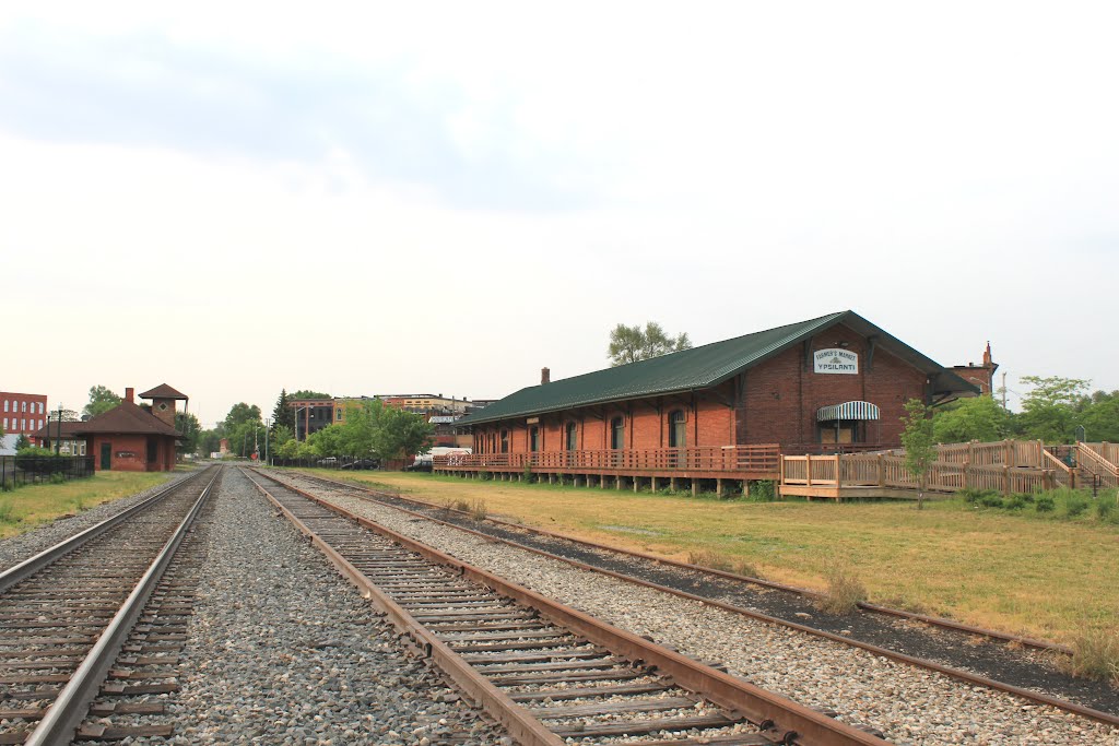 Ypsilanti Michigan Rail Depot and Freighthouse, Depot Town, Ипсиланти