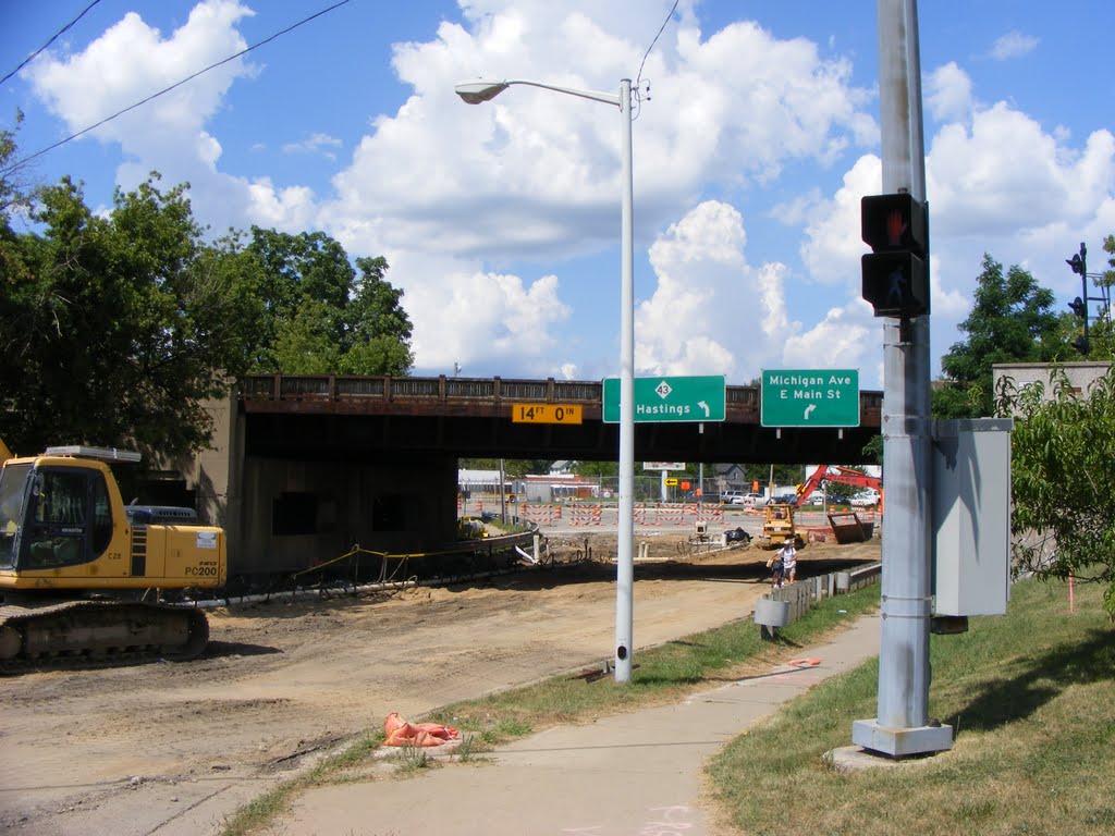 Construction on Railroad Viaduct Underpass on M-43 in Kalamazoo, MI, Каламазу