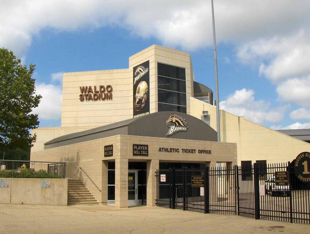 Western Michigan University Waldo Stadium, GLCT, Каламазу