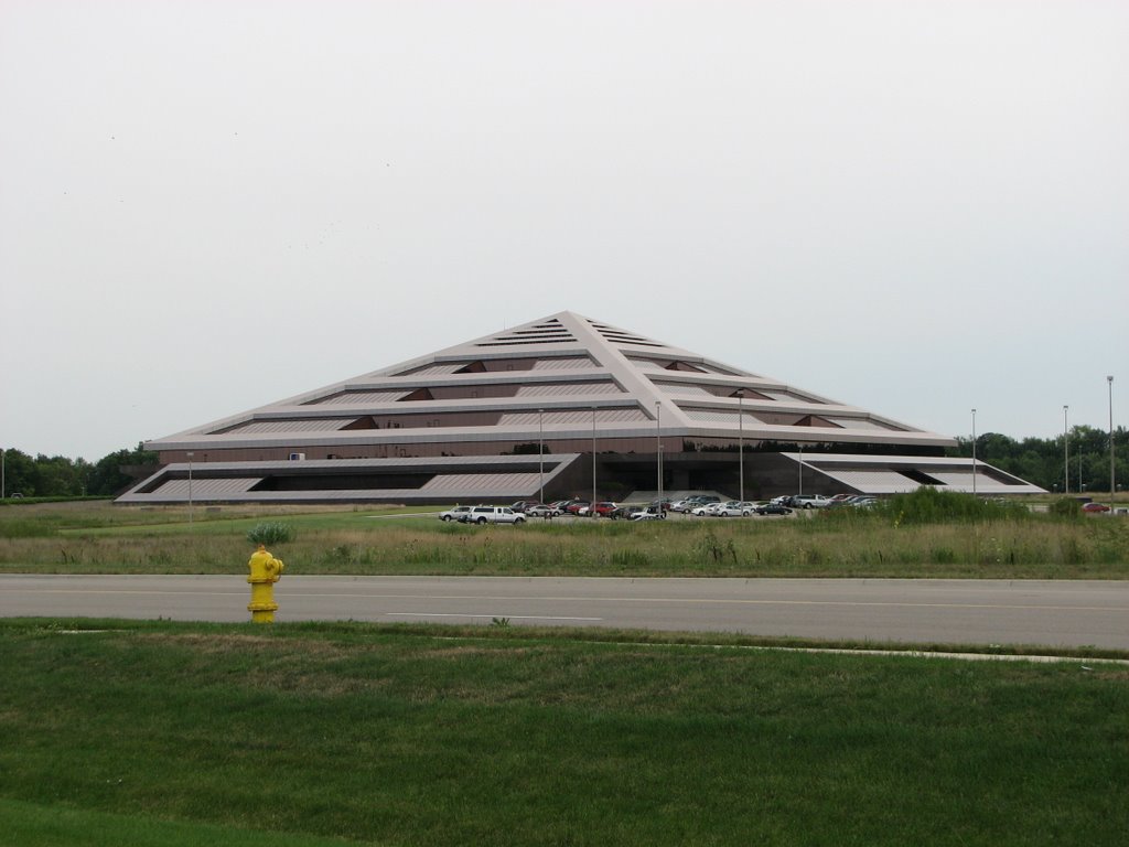 Steelcase Pyramid, Кентвуд