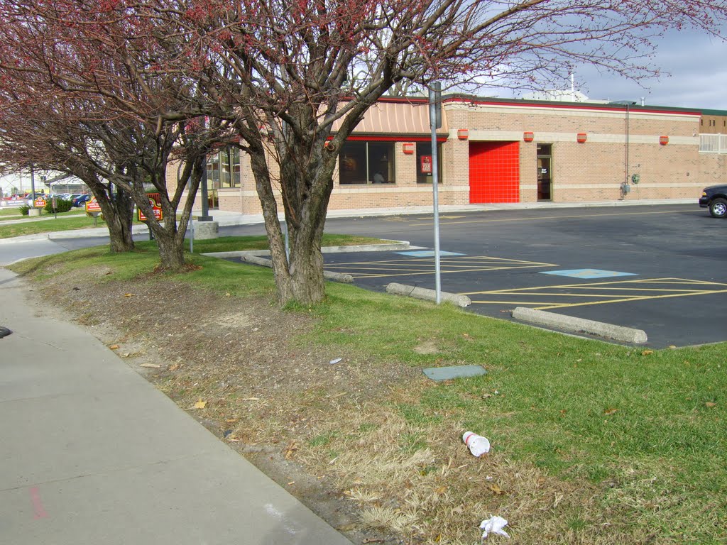 The site of Rowe Industries first premises, at 3120 Monroe Street, Toledo, Ohio, where Harry DeArmonds Musical Instrument pickups were first manufactured, in 1942.  View is looking North.  For more DeArmond information see www.musicpickups.com, Ламбертвилл