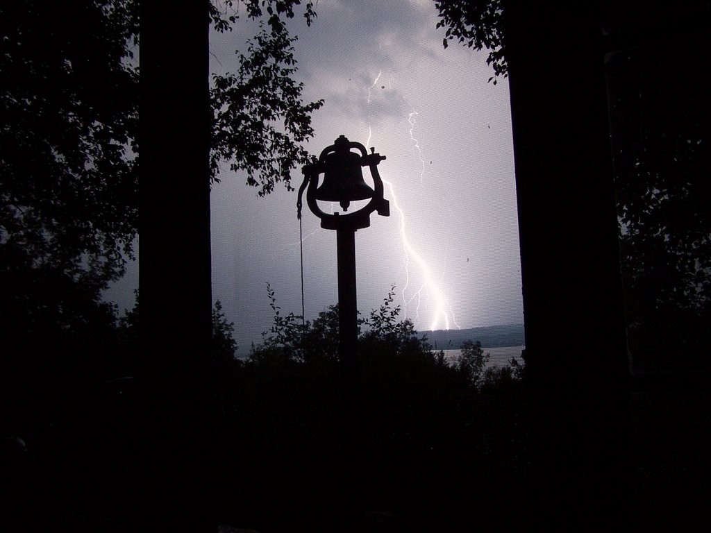 Lightning Strike Over Lake Leelanau, Лейк-Анжелус