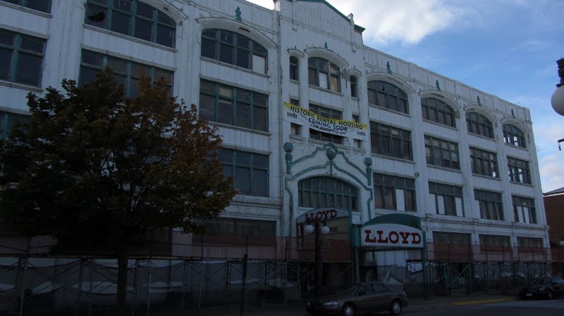 Lloyd Theater, Меномини