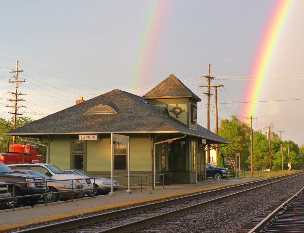 Lapeer GTW/Amtrak depot w/double rainbow, Монтроз