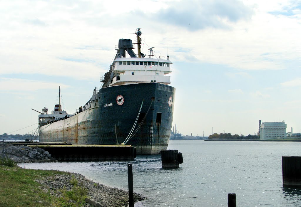 "Algorail" tied up for repairs in Sarnia Harbor, Порт-Гурон