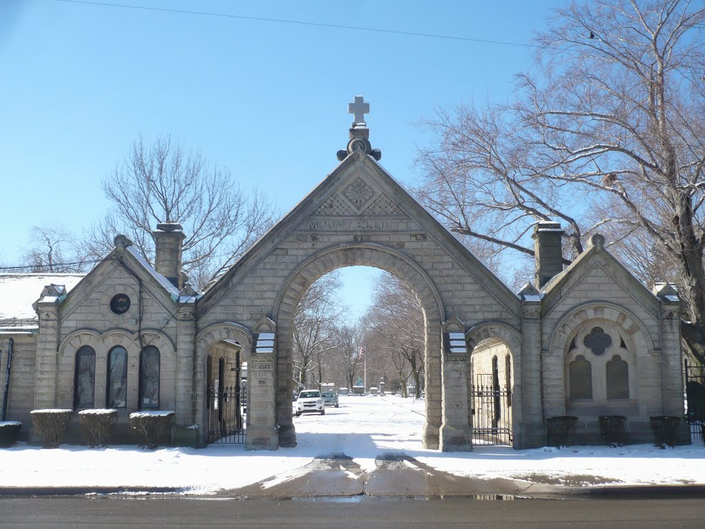 Entrance to Mount Elliott Cemetary (dating from 1841) on Mt Elliott Avenue in Detroit Michigan USA, Хамтрамк