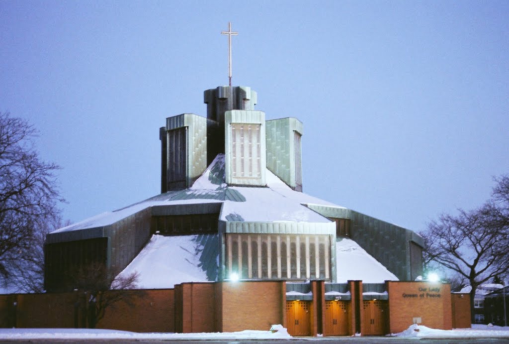 Our Lady Queen of Peace Catholic Church Harper Woods Michigan USA, Харпер-Вудс