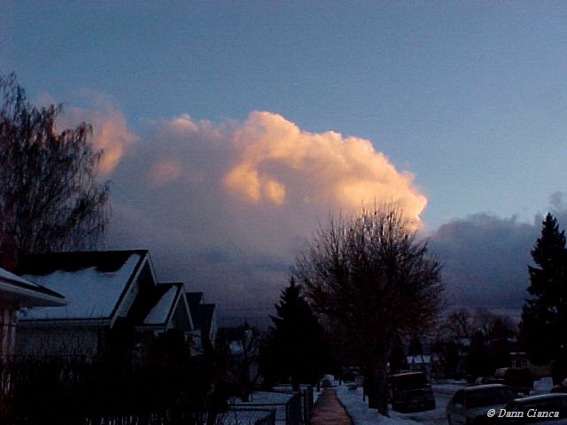 2000 - January 16th - Convective snowshower at sunset, looking S., Бьютт