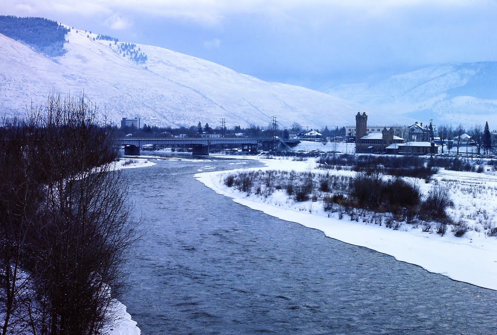 Clark Fork River and the Milwaukee Road station, Миссоула