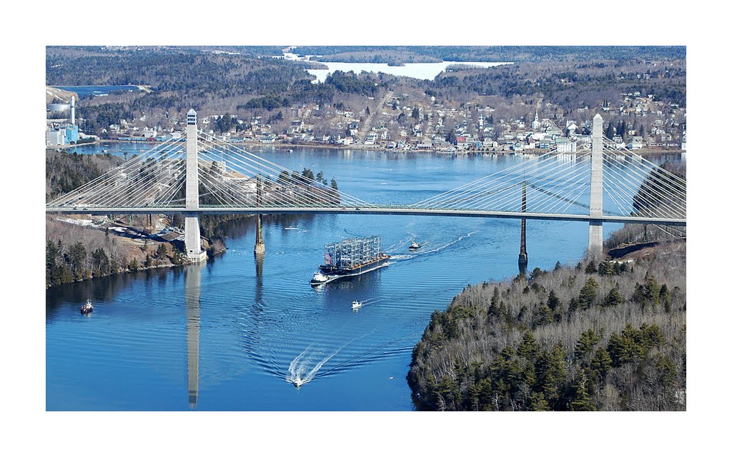 Aerial View #2 - Cianbro/Motiva Tug and Barge Passing Bridges, Бакспорт