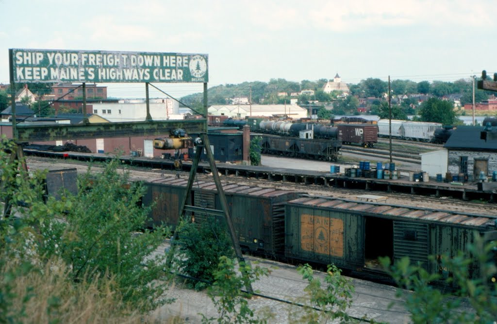 Maine Central Railroad Sign and Freight Yard at Bangor, ME, Бангор