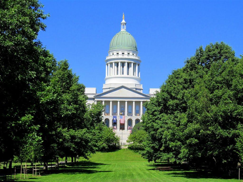 Maine State House from Capitol Park in Augusta., Огаста