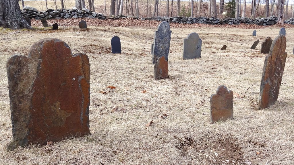 18th century cemetery; Old Parish Burying Ground, Freeport Maine, Фрипорт