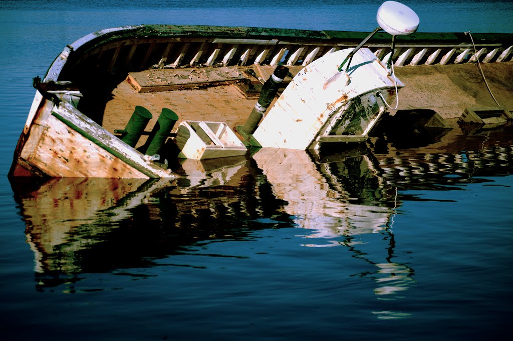 Sunken Boat, Хампден