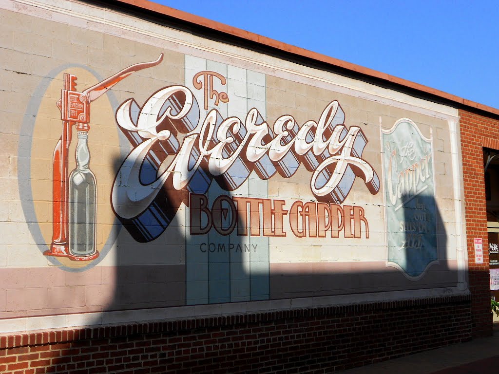 The Everedy Bottle Capper Company mural, S East St, Frederick MD, Фредерик