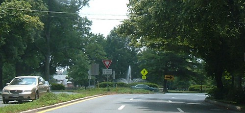 Entering Chevy Chase Circle from North, Chevy Chase, MD, USA, Бетесда