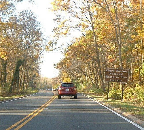 Clara Barton Parkway near Glen Echo exit, Maryland, USA, Брукмонт