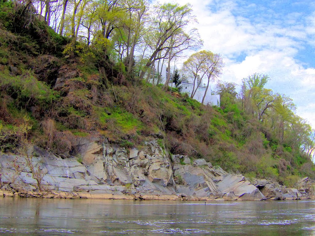 Potomac River near Chain Bridge & Little Falls, McLean VA, Брукмонт