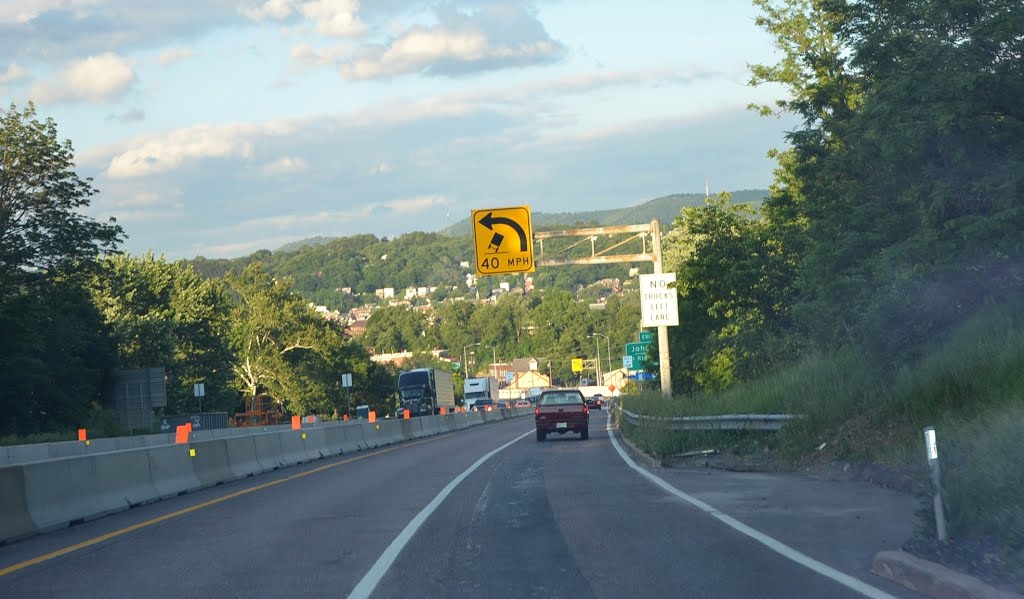 Eastbound on Interstate 68 in Cumberland, Maryland, Камберленд