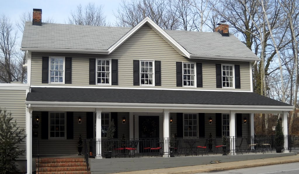 The Terminal Hotel, now Matthews 1600, Historic National Road, 1600 Frederick Road, Catonsville, MD, built 1862, Катонсвилл